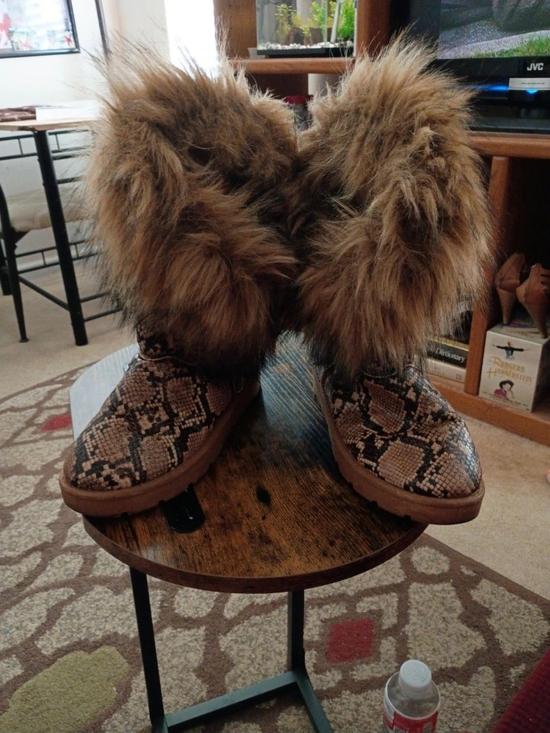 ??? Shoes - Faux Fur Snake-Print Tall Winter Boots in Brown